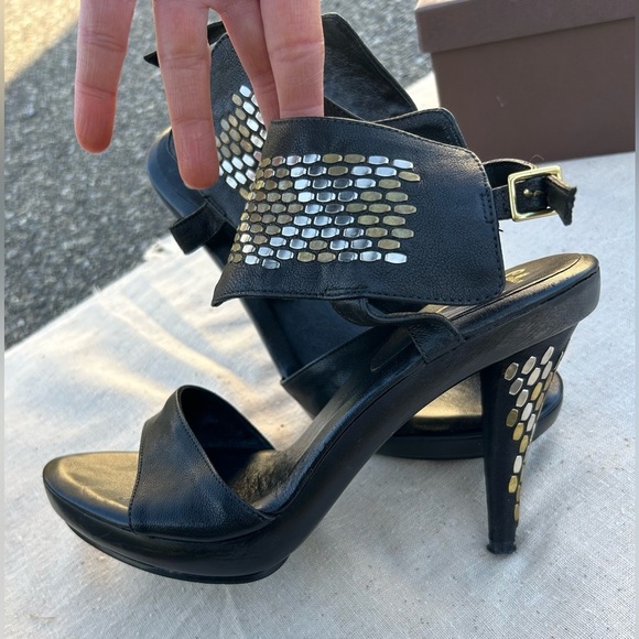 CALLEEN CORDERO leather heels. memory foam footbed. handmade in LA. Size…